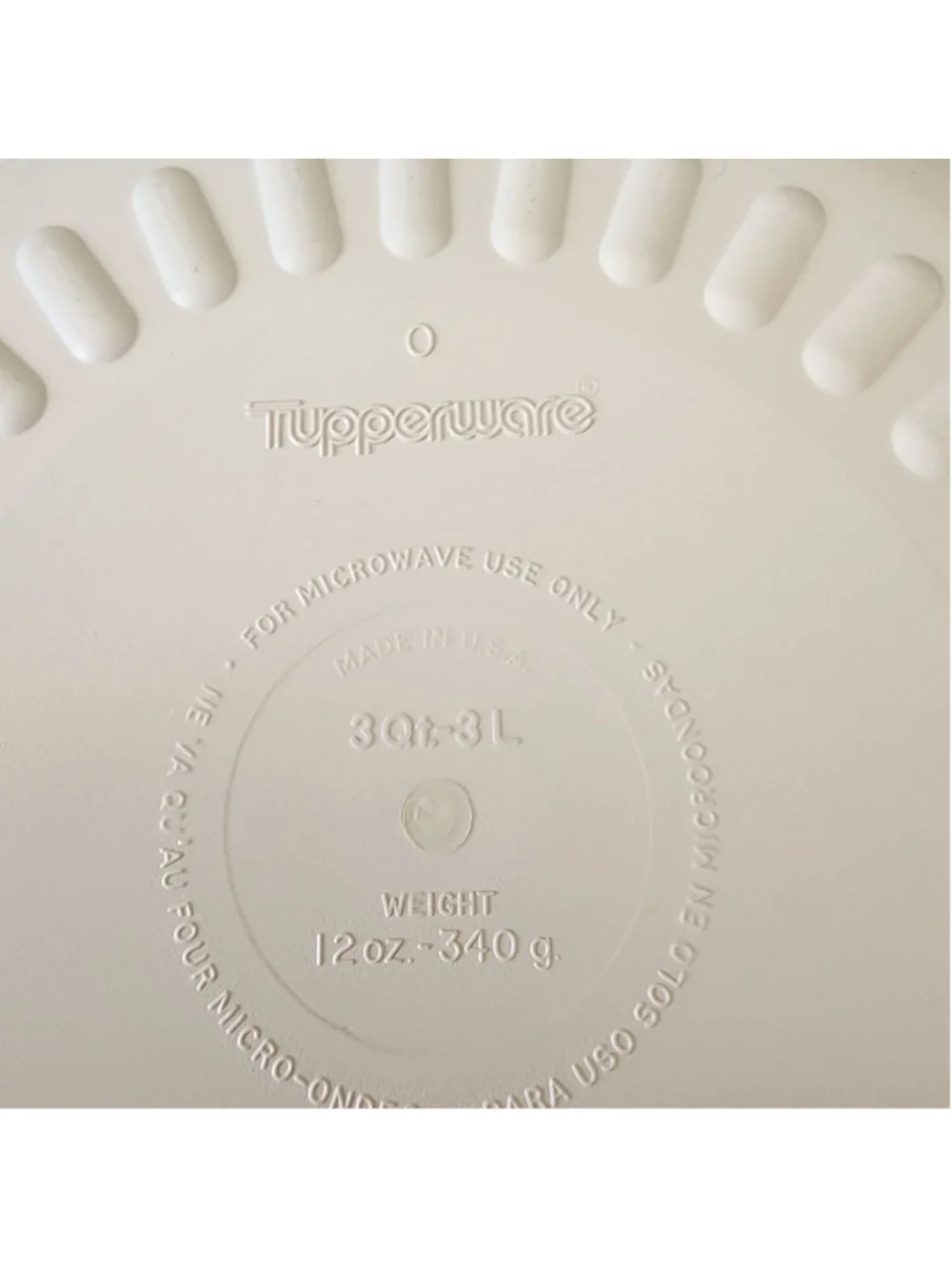 Tupperware Beige Microwave cook Pot  with Lid
